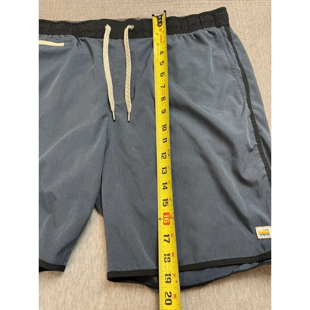 Vuori Men's XL Athletic Shorts Navy Blue Elastic Waist Drawstring Pockets